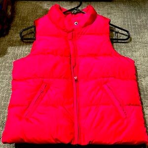 Girls Gap brand pink puffer vest size M-8